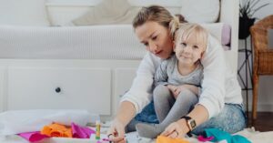 découvrez l'importance de l'implication des familles dans les maisons de retraite, un facteur clé pour améliorer la qualité de vie des résidents et favoriser le bien-être des personnes âgées.