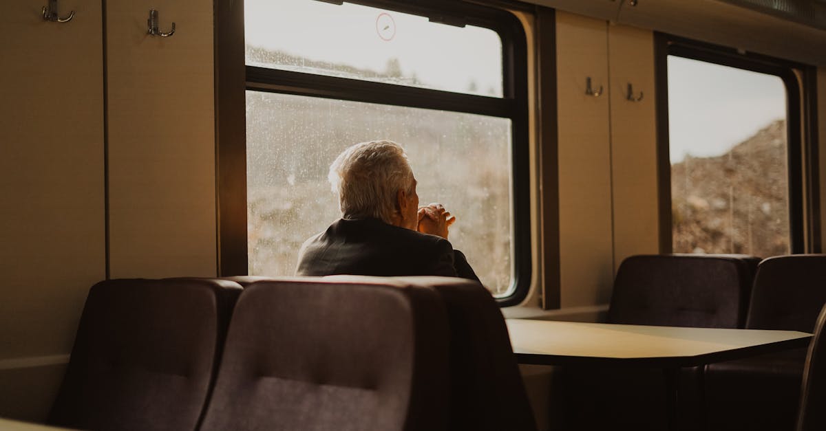 découvrez les défis de l'isolement des personnes âgées, ses conséquences sur la santé mentale et physique, ainsi que des solutions pour favoriser leur bien-être et créer des liens sociaux significatifs.