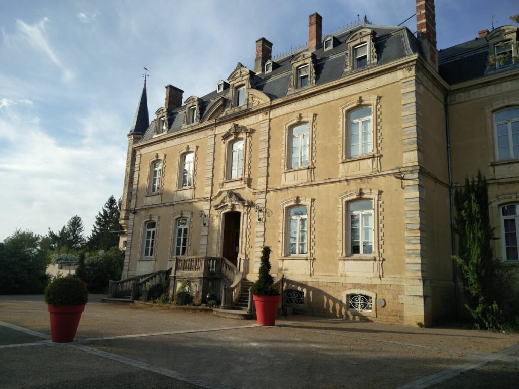 ehpad-chateau-de-la-serra_featured_image-1