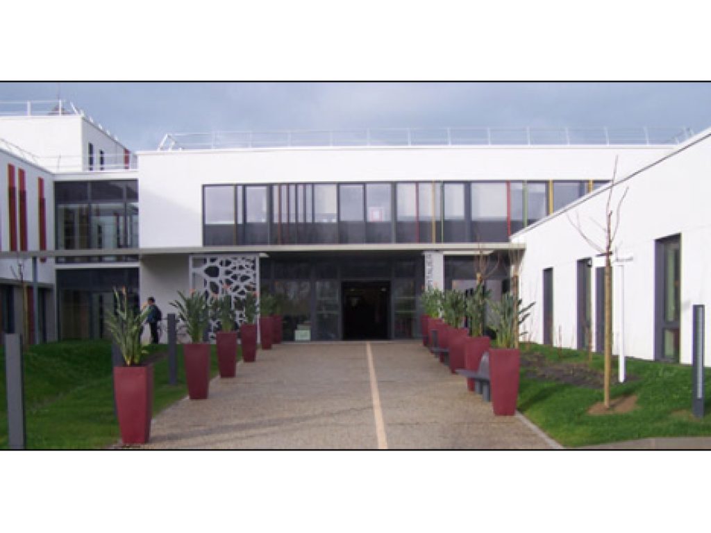 ehpad-des-pres-bosgers_featured_image-2