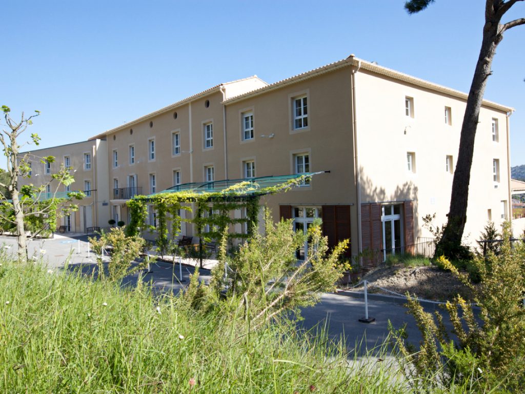 ehpad-domaine-de-la-source_featured_image-2