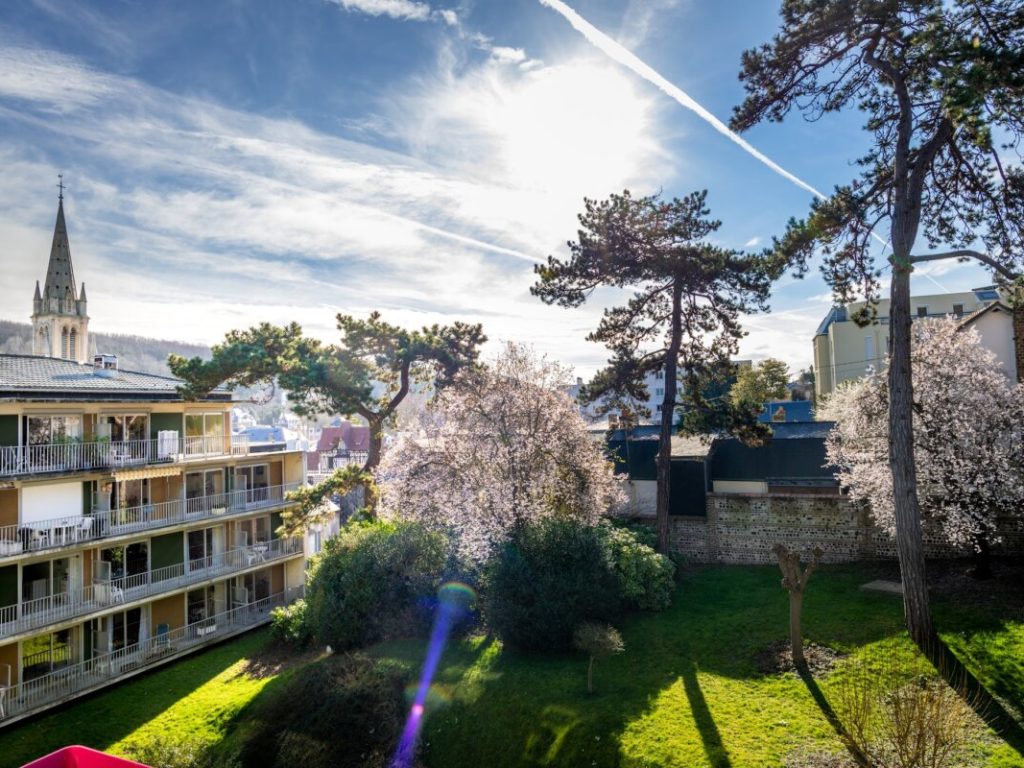 ehpad-la-roseraie_featured_image-1