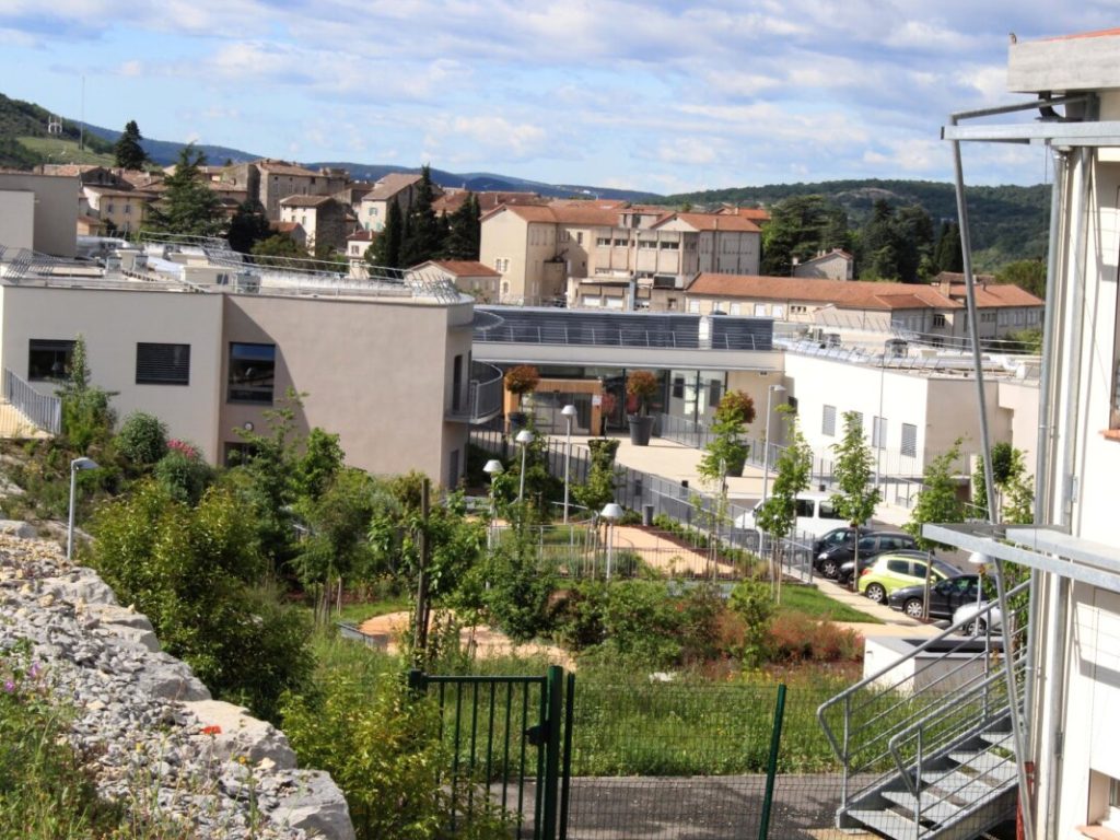 ehpad-les-cigalines-du-centre-hospitalier-claude-dejean_featured_image-1