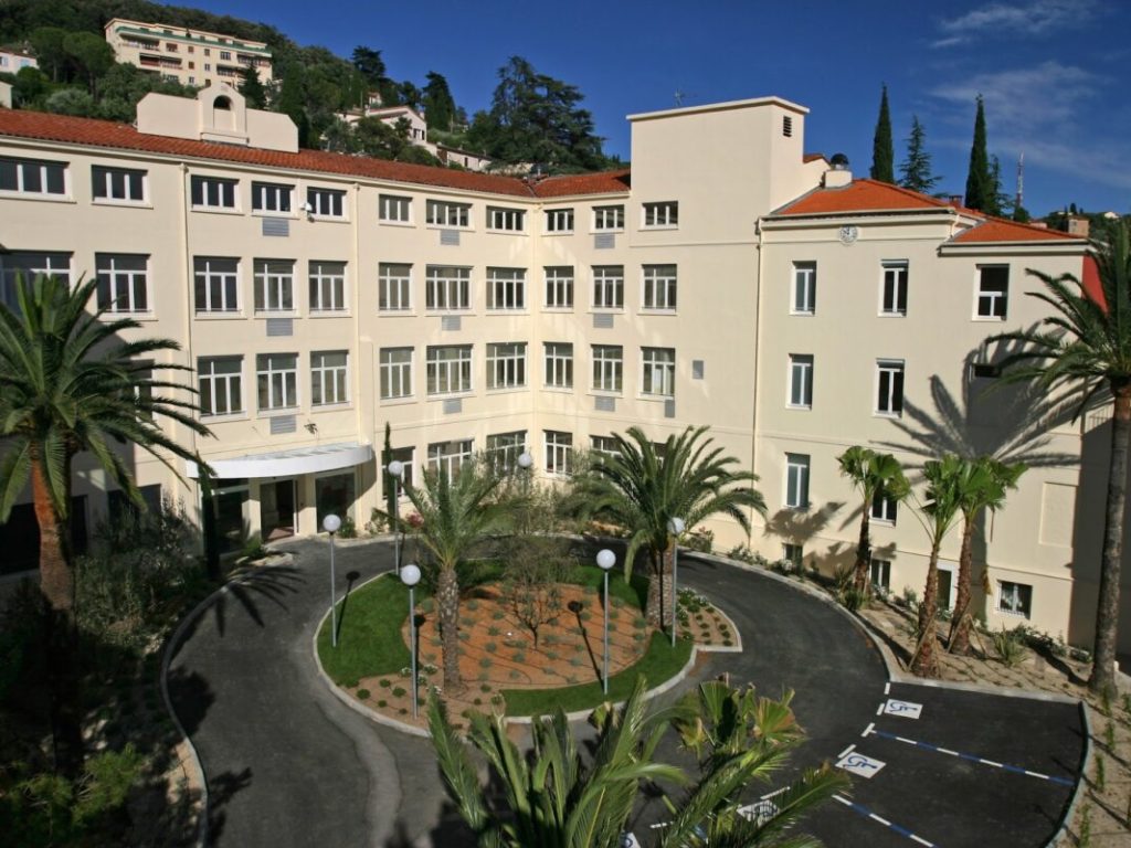 ehpad-les-jardins-de-grasse_featured_image-2
