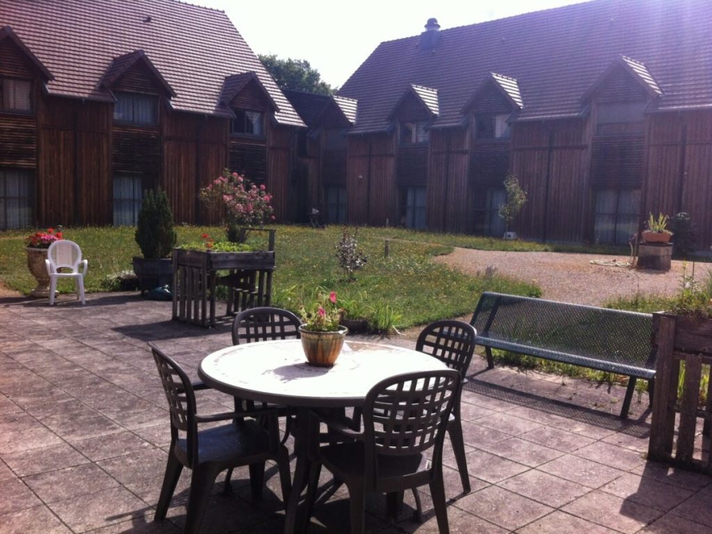 ehpad-les-jardins-de-sainte-alvere_featured_image-2