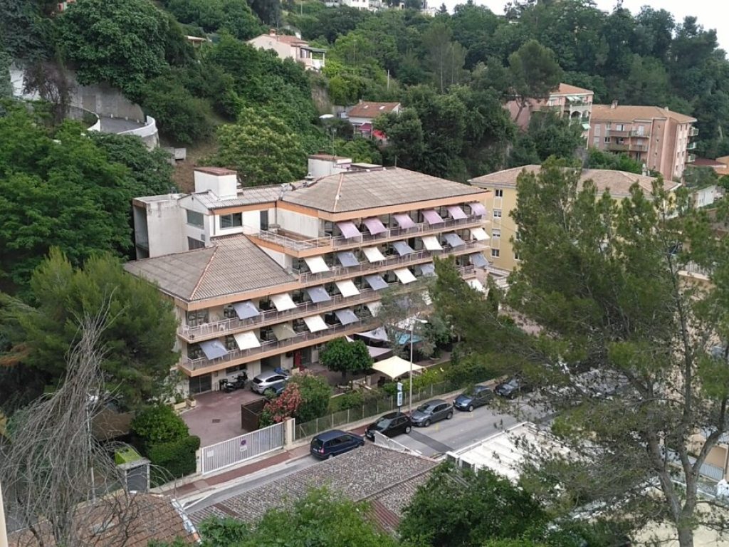 ehpad-les-noisetiers_featured_image-2