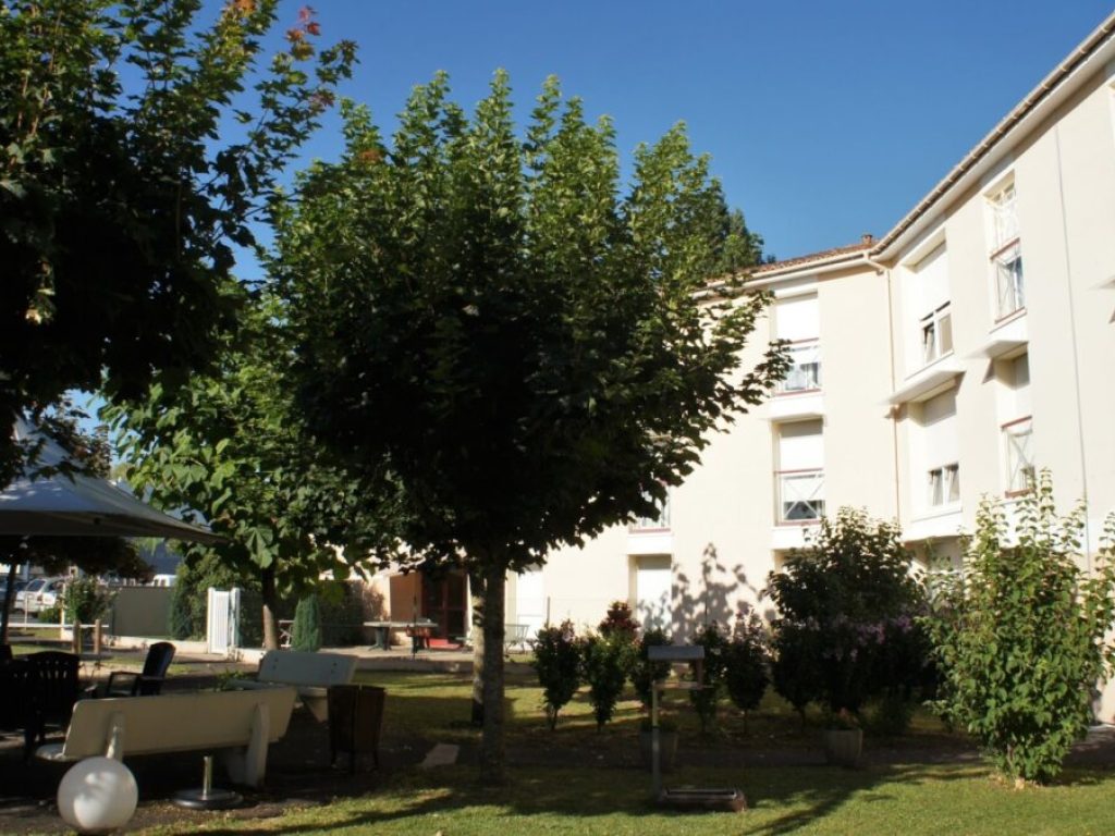 ehpad-residence-du-bois-doucet_featured_image-2