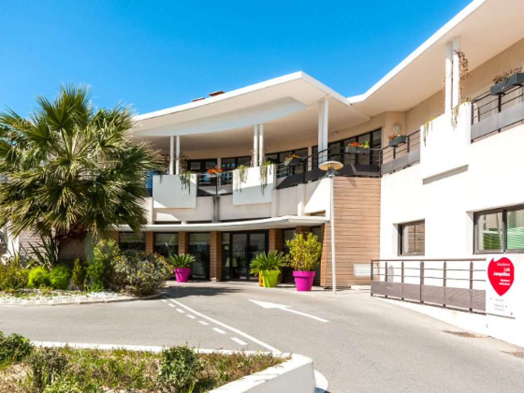 ehpad-residence-les-jonquilles_featured_image-1