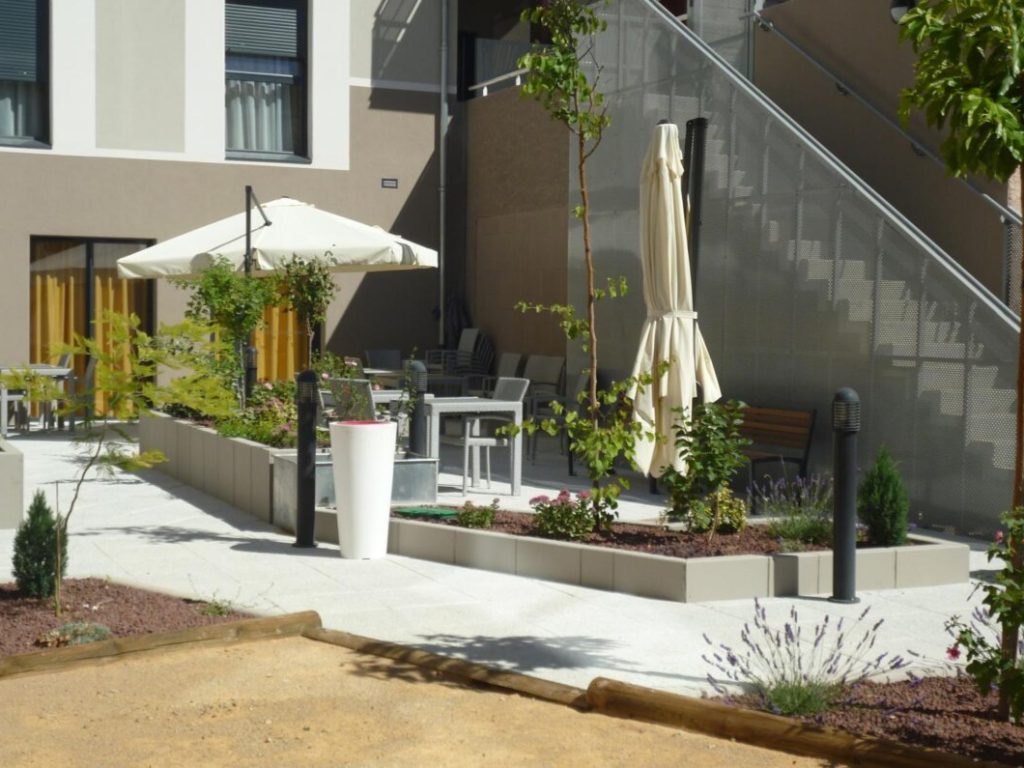 ehpad-residence-les-mimosas_featured_image-1