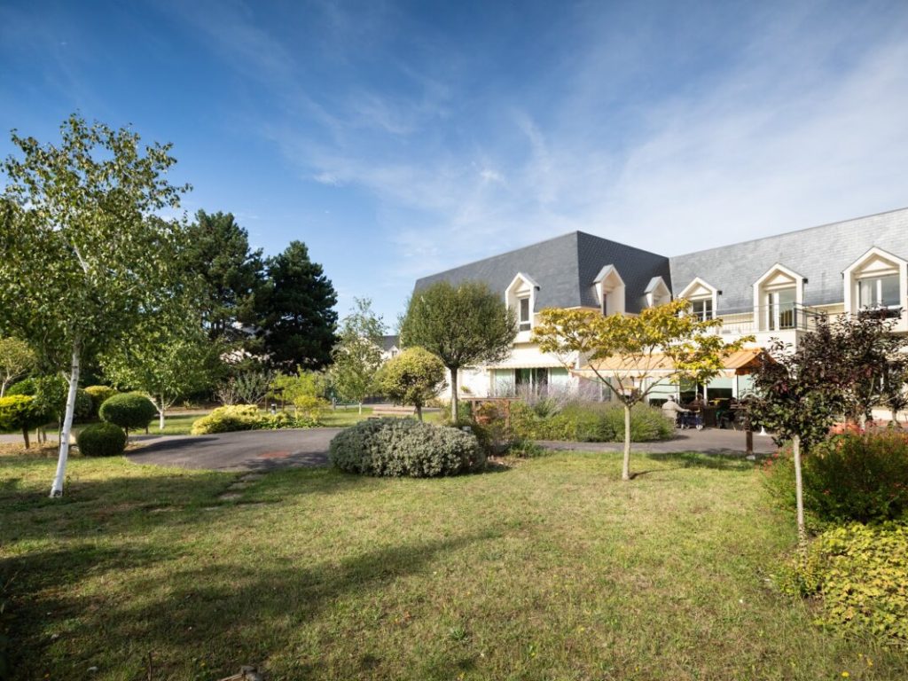 ehpad-residence-les-pervenches_featured_image-1