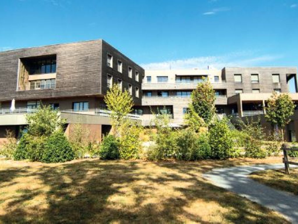 ehpad-residence-pere-brottier_featured_image-1