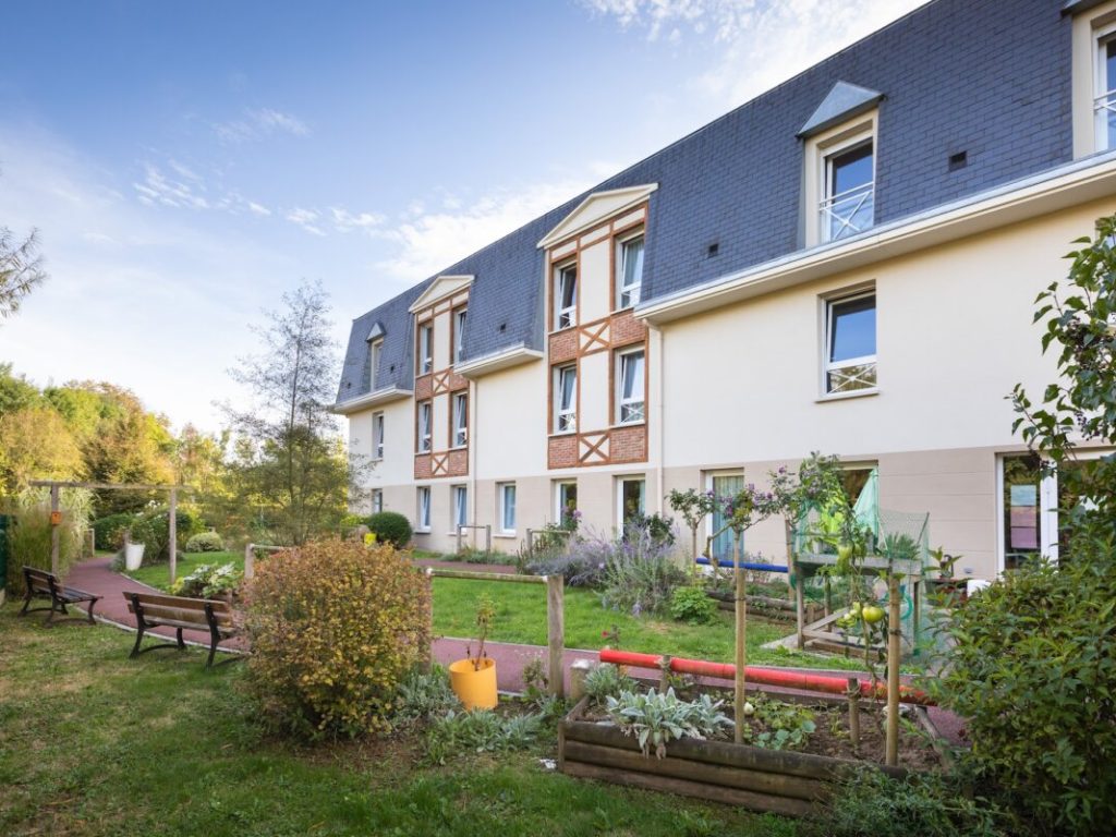 ehpad-residence-topaze-dozule_featured_image-2