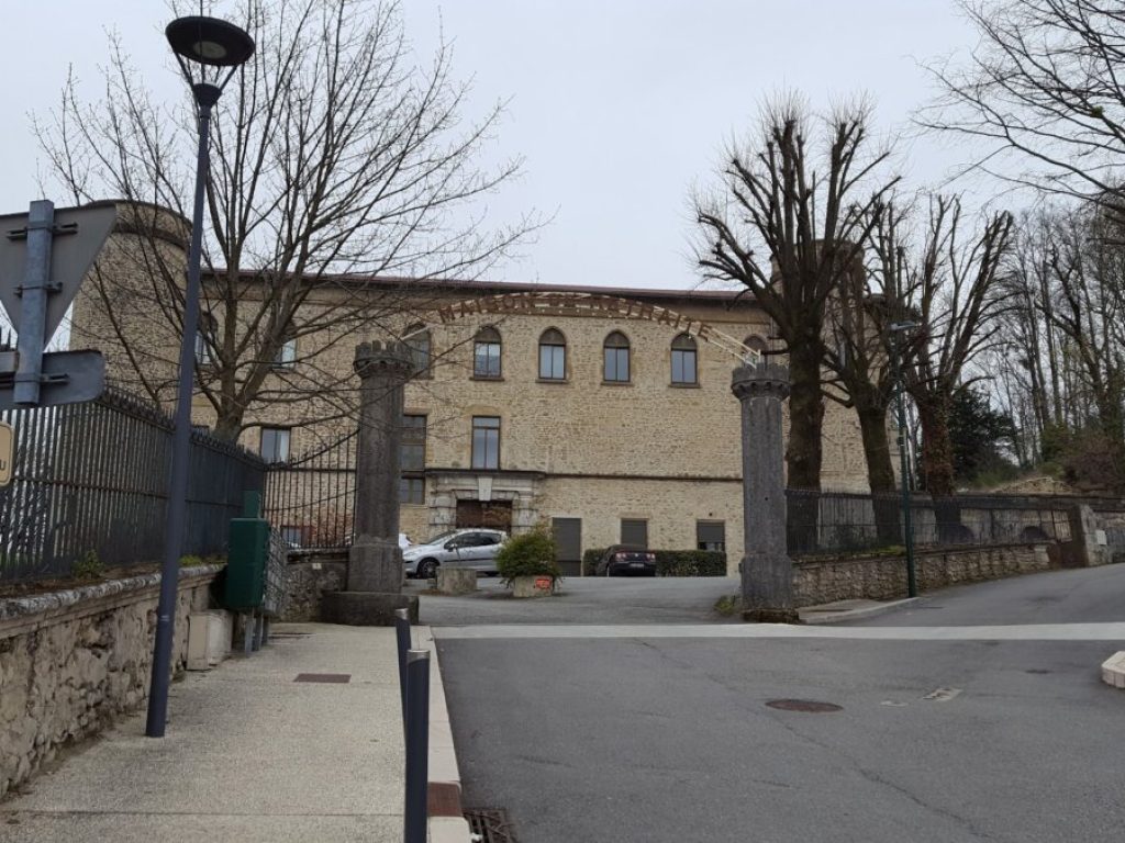 maison-de-retraite-de-beauvallon_featured_image-1